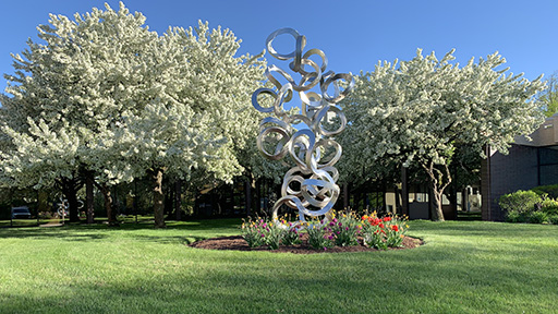 400 Farmington Flowering Front of Building