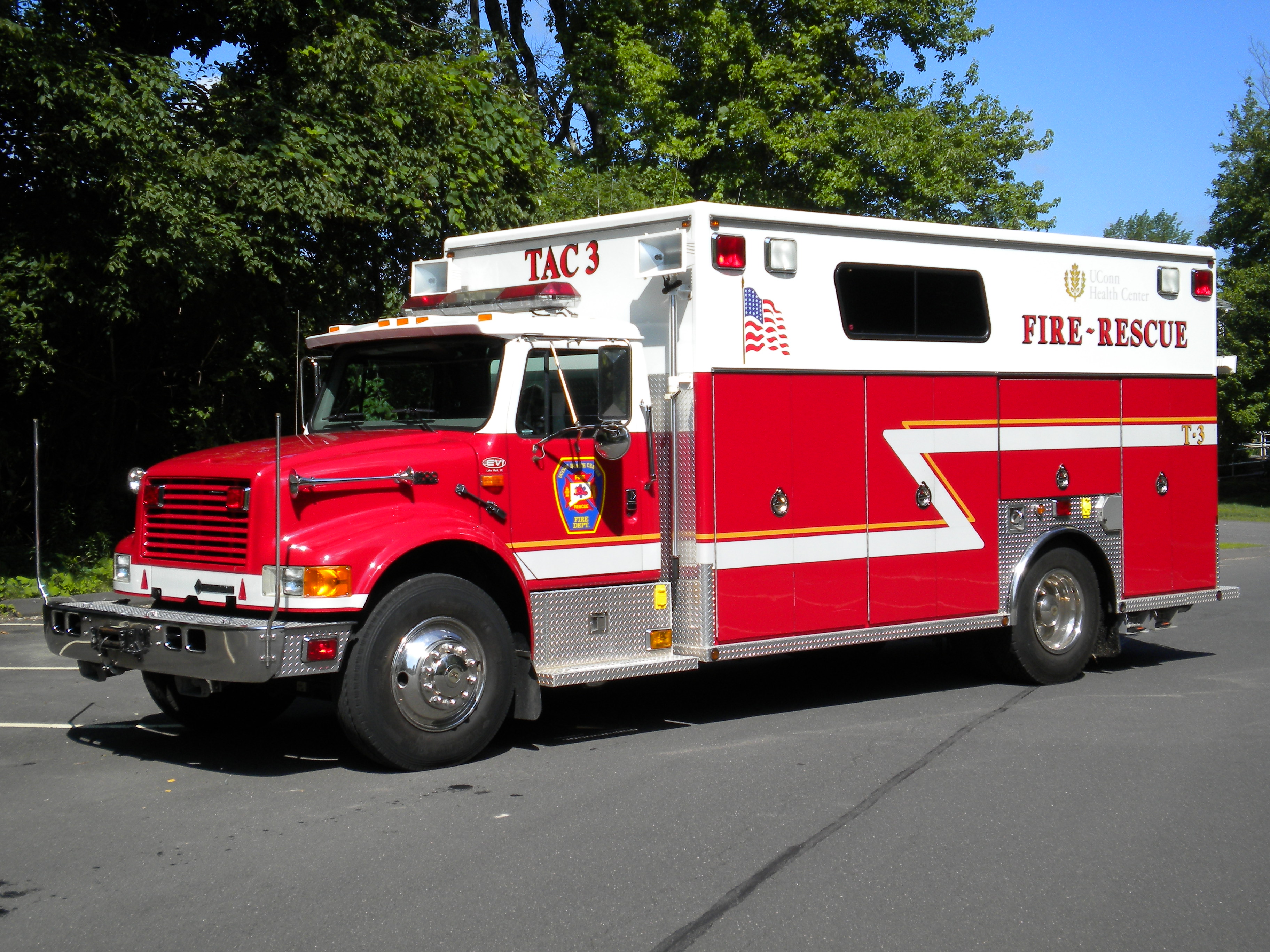 Tac 3 – 1999 International 4900 / 2000 EVI