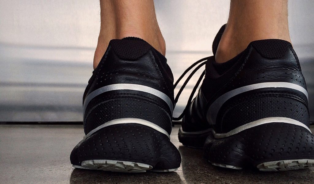 walking shoes for pronation