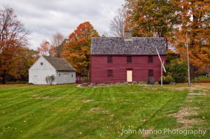 Red farmhouse and barn in Woodbury, CT (John Munno Photography)